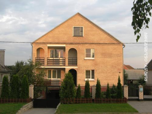 Продаю коттедж  350 кв.м  кирпичный. Гродненская область, Волковыск